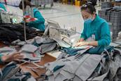 Open-Factory-Pressefoto_Näherin_1