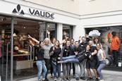 VAUDE_Store_Memmingen_Gruppenbild fuer CAMP_Fachmedie