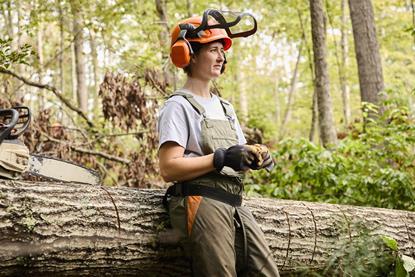 CARHARTT_HONORS_WORKERS_SPRING_EXTENSION_MADE_POSSIBLE_Arboretum